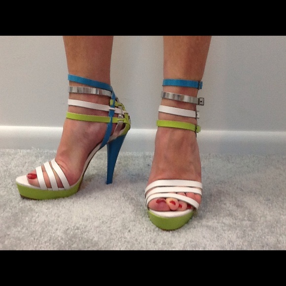 Sexy Carvela 4 ankle strap heel platform sandals - Picture 2 of 6